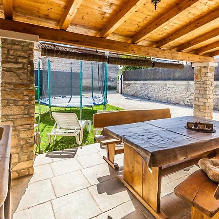Casa Agnija - Authentic Istrian With Terrace And Garden Near The Sea بيت للعطل Peruški
