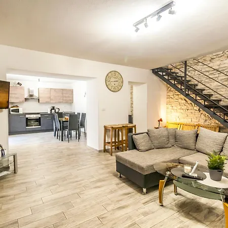 بيت للعطل Casa Agnija - Authentic Istrian With Terrace And Garden Near The Sea Peruški