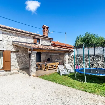 Casa Agnija - Authentic Istrian With Terrace And Garden Near The Sea Vakantiehuis *