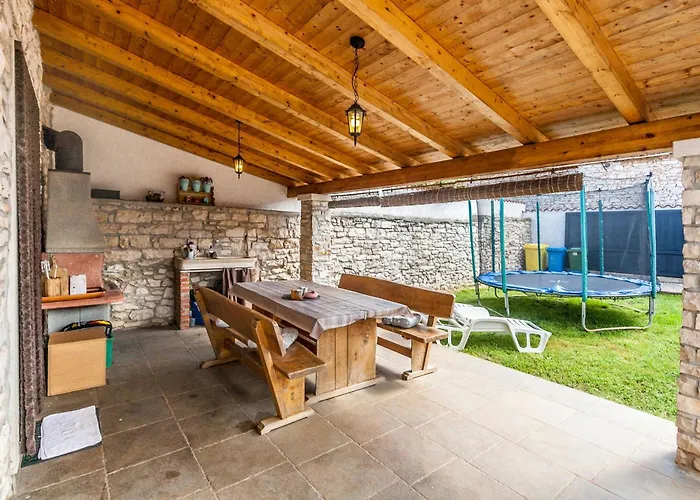 Casa Agnija - Authentic Istrian With Terrace And Garden Near The Sea Vakantiehuis *